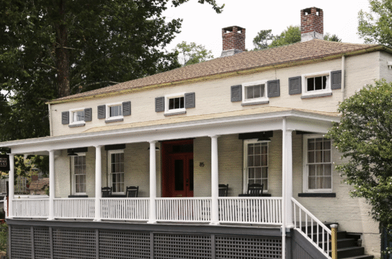 Kingston Carriage House