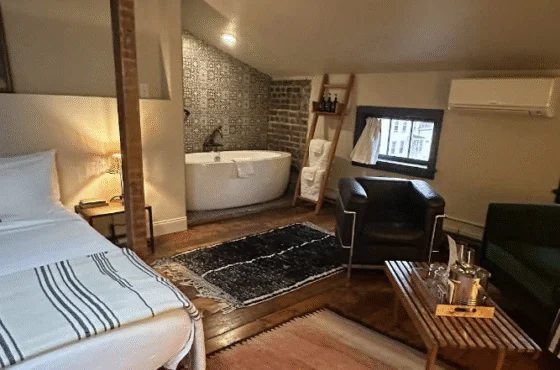 Kingston Carriage House