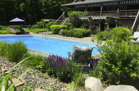 Bernetta's Place Inn by the Lake