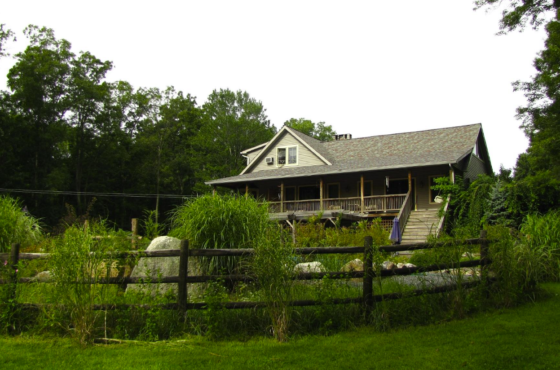 Bernetta's Place Inn by the Lake